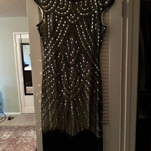 Elegant Black and Gold 1920’s Women’s Flapper Dress